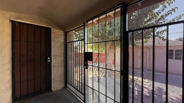 1405 N Vagedes Avenue, Fresno, CA 93728