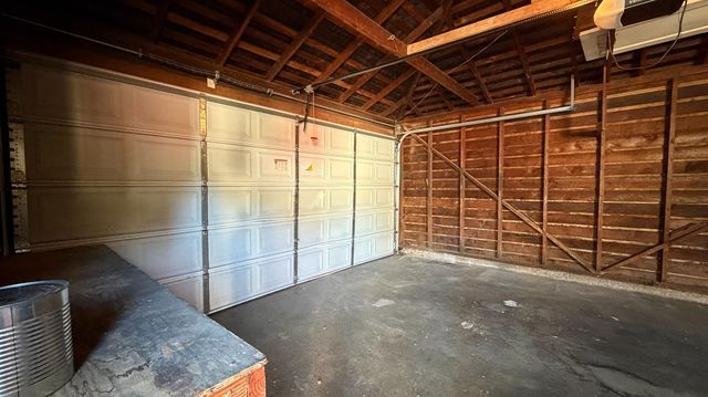 1405 N Vagedes Avenue, Fresno, CA 93728