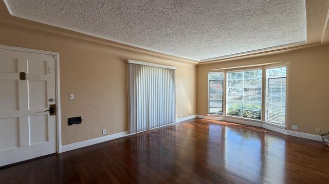 1405 N Vagedes Avenue, Fresno, CA 93728