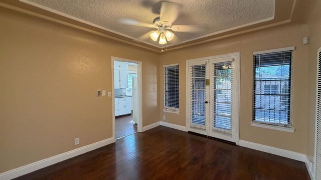 1405 N Vagedes Avenue, Fresno, CA 93728