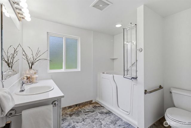 4076 NE 87th Street, Seattle, WA 98115