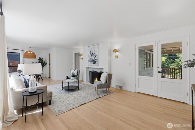 4076 NE 87th Street, Seattle, WA 98115