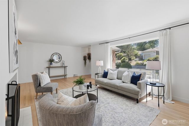 4076 NE 87th Street, Seattle, WA 98115