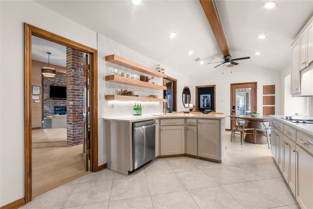 175 Oak Trail Drive, Double Oak, TX 75077