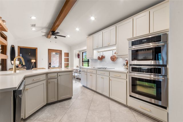 175 Oak Trail Drive, Double Oak, TX 75077