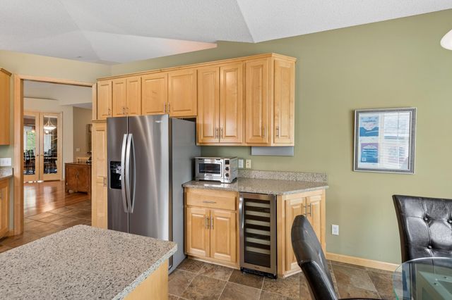 9009 Sutton Drive, Eden Prairie, MN 55347