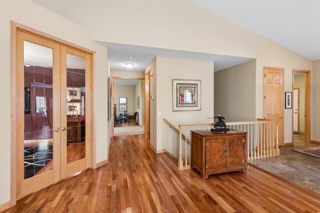 9009 Sutton Drive, Eden Prairie, MN 55347