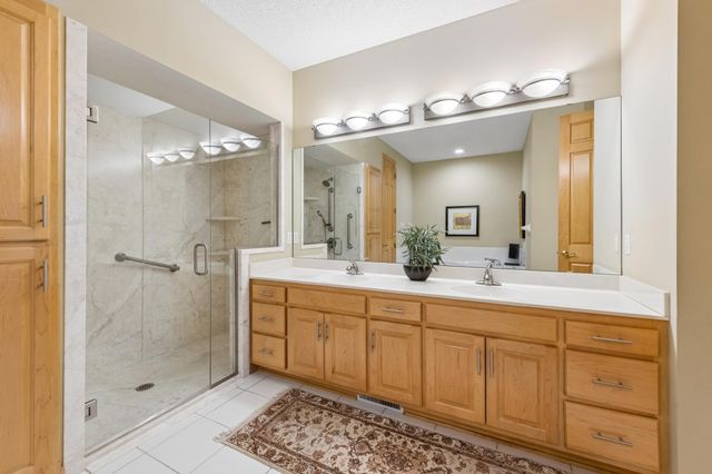 9009 Sutton Drive, Eden Prairie, MN 55347