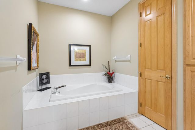 9009 Sutton Drive, Eden Prairie, MN 55347