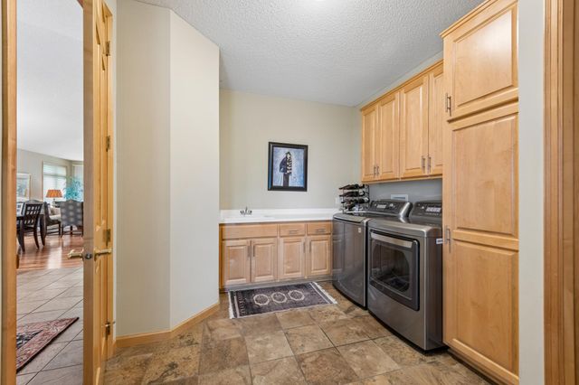 9009 Sutton Drive, Eden Prairie, MN 55347