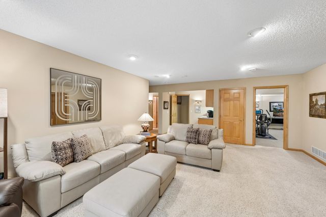 9009 Sutton Drive, Eden Prairie, MN 55347