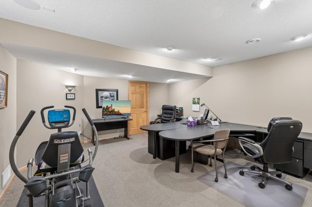 9009 Sutton Drive, Eden Prairie, MN 55347