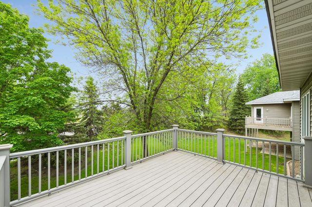 9009 Sutton Drive, Eden Prairie, MN 55347