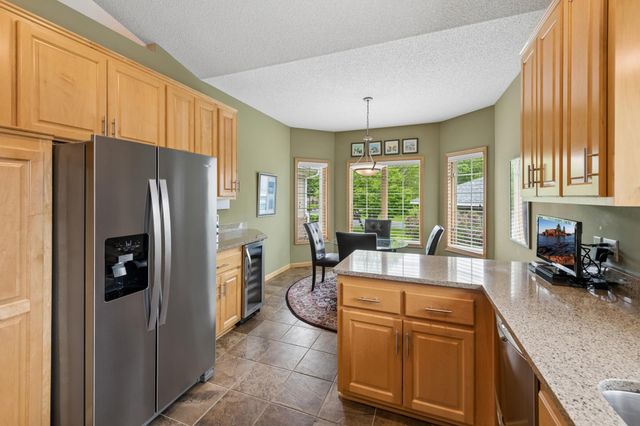 9009 Sutton Drive, Eden Prairie, MN 55347