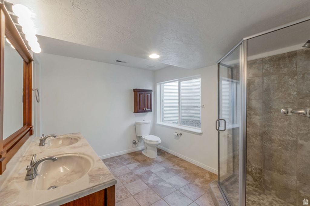 Image 17 of property listing at 4519 E BRIDLEWAY RD, Eagle Mountain, UT 84005