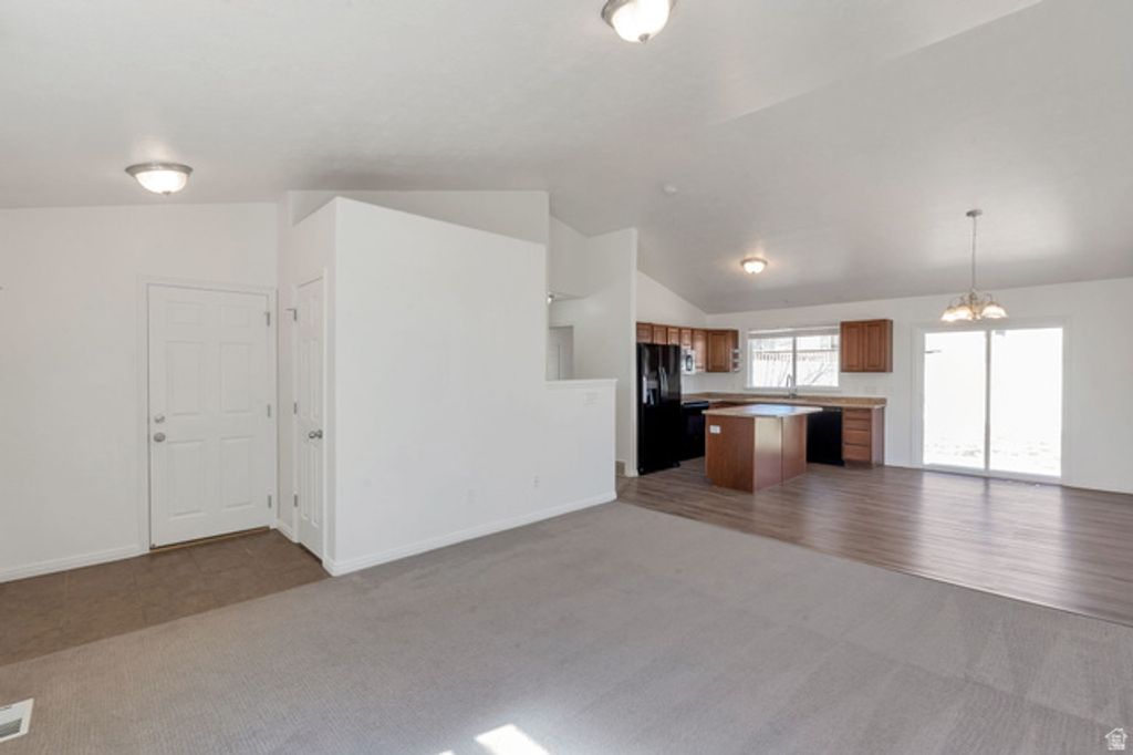 Image 3 of property listing at 4519 E BRIDLEWAY RD, Eagle Mountain, UT 84005