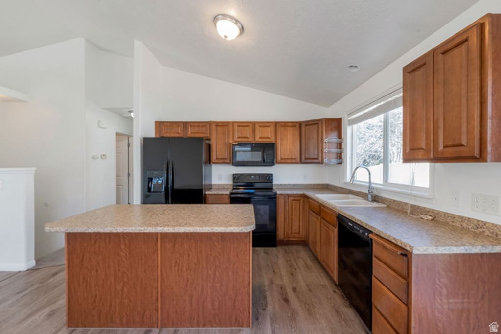 Image 6 of property listing at 4519 E BRIDLEWAY RD, Eagle Mountain, UT 84005