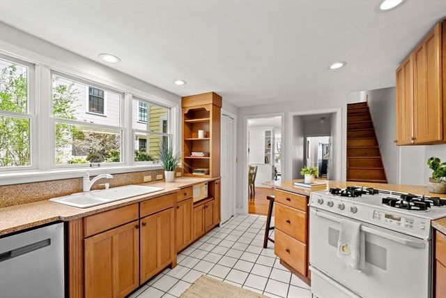 86 Federal St, Newburyport, MA 01950