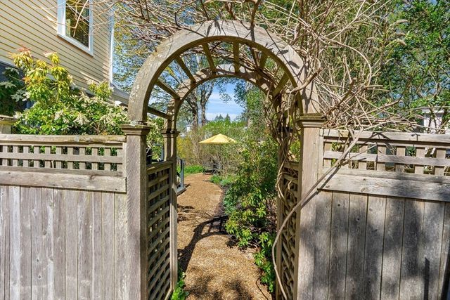 86 Federal St, Newburyport, MA 01950