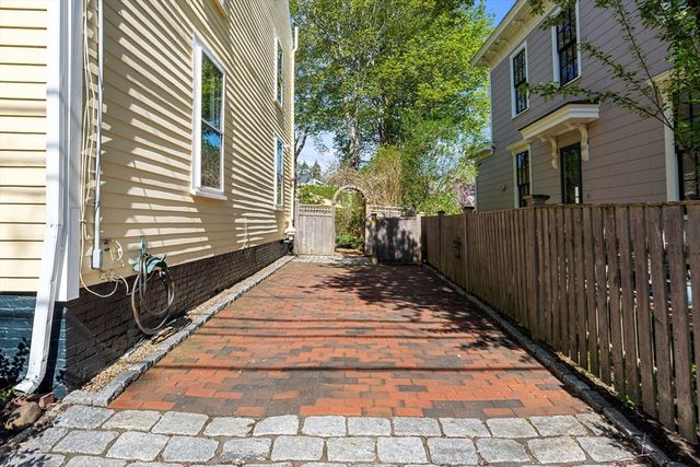 86 Federal St, Newburyport, MA 01950