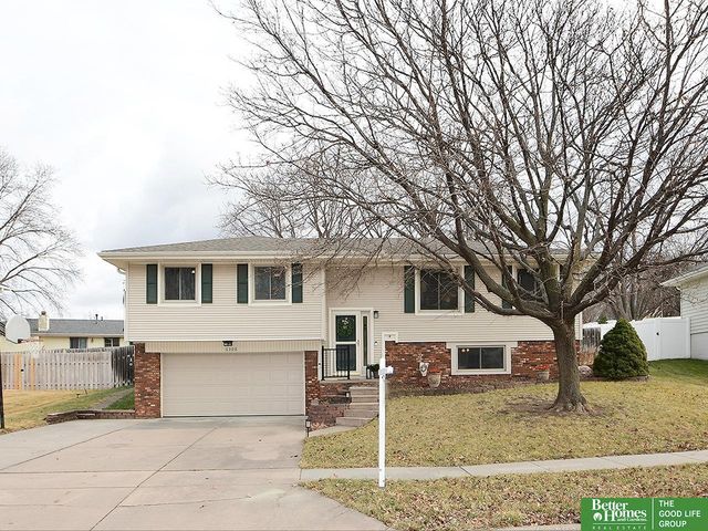 6308 Briar Rosa Drive, Lincoln, NE 68516