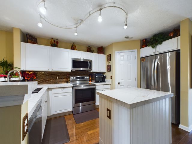3023 Harpeth Springs Dr, Nashville, TN 37221