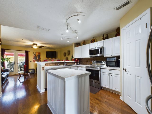 3023 Harpeth Springs Dr, Nashville, TN 37221