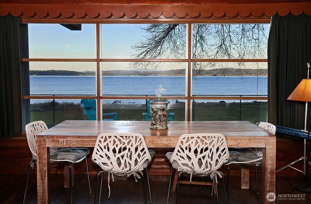 689 Kellogg Lane, Oak Harbor, WA 98277