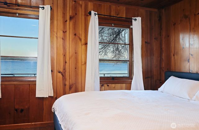 689 Kellogg Lane, Oak Harbor, WA 98277