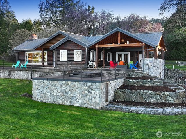 689 Kellogg Lane, Oak Harbor, WA 98277