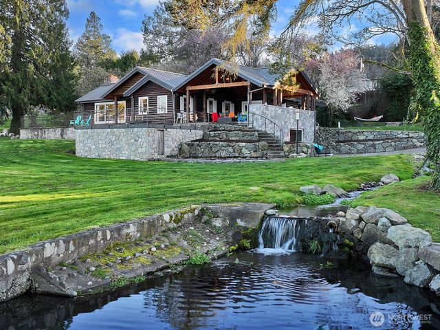 689 Kellogg Lane, Oak Harbor, WA 98277