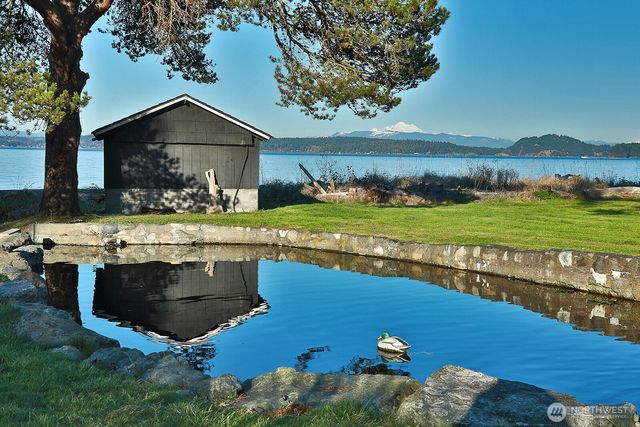 689 Kellogg Lane, Oak Harbor, WA 98277