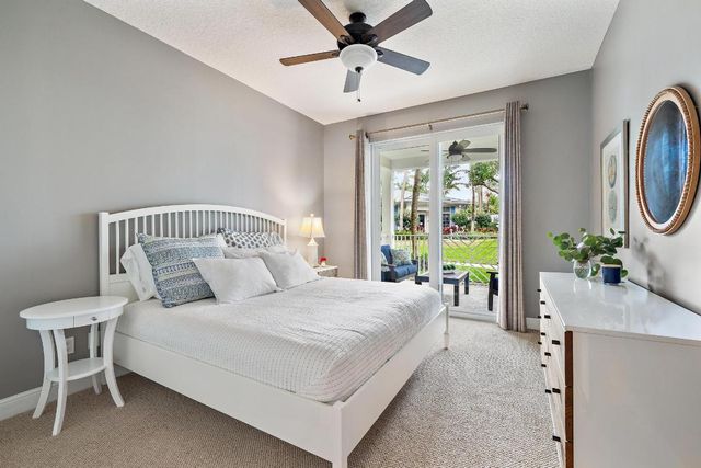 814 Bay Colony Drive S, Juno Beach, FL 33408