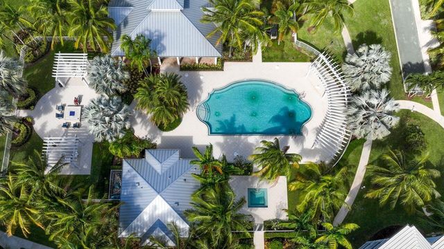 814 Bay Colony Drive S, Juno Beach, FL 33408