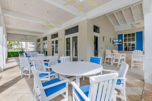 814 Bay Colony Drive S, Juno Beach, FL 33408