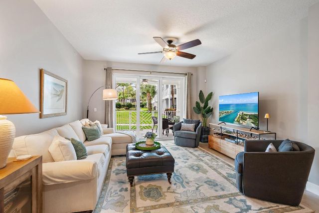 814 Bay Colony Drive S, Juno Beach, FL 33408