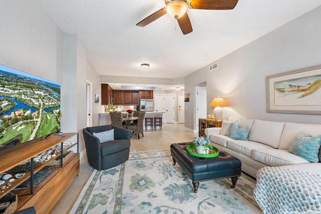 814 Bay Colony Drive S, Juno Beach, FL 33408