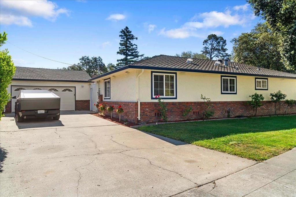 Image 39 of property listing at 2099 Emory Street, San Jose, CA 95128