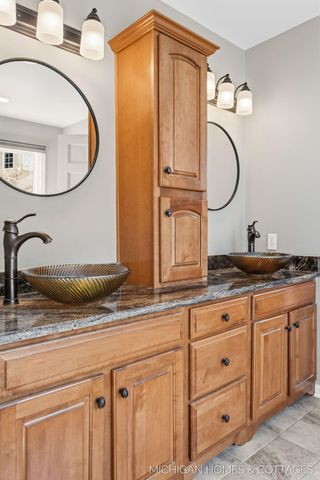 404 Goldcrest Drive, Park Twp, MI 49424