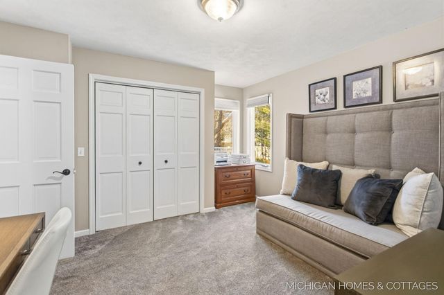 404 Goldcrest Drive, Park Twp, MI 49424