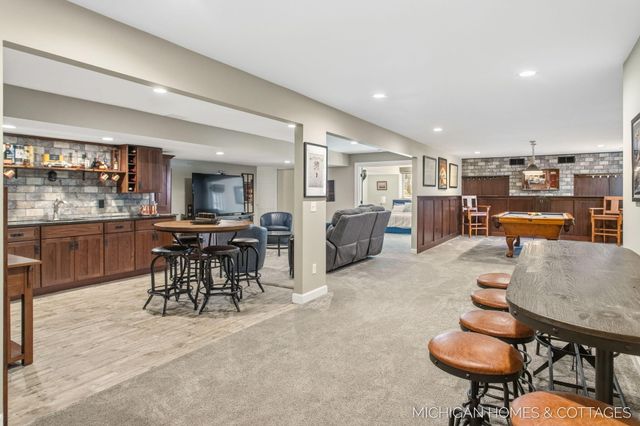 404 Goldcrest Drive, Park Twp, MI 49424