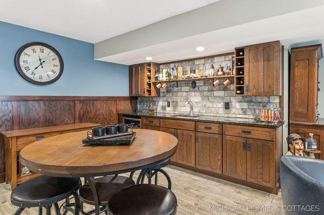 404 Goldcrest Drive, Park Twp, MI 49424