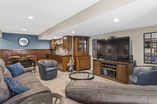 404 Goldcrest Drive, Park Twp, MI 49424