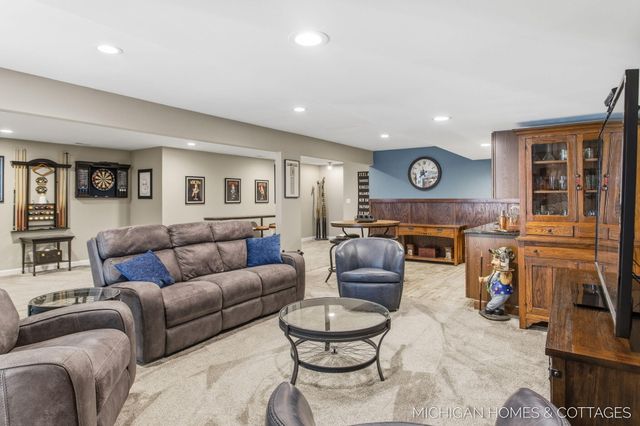 404 Goldcrest Drive, Park Twp, MI 49424