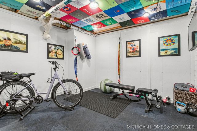 404 Goldcrest Drive, Park Twp, MI 49424