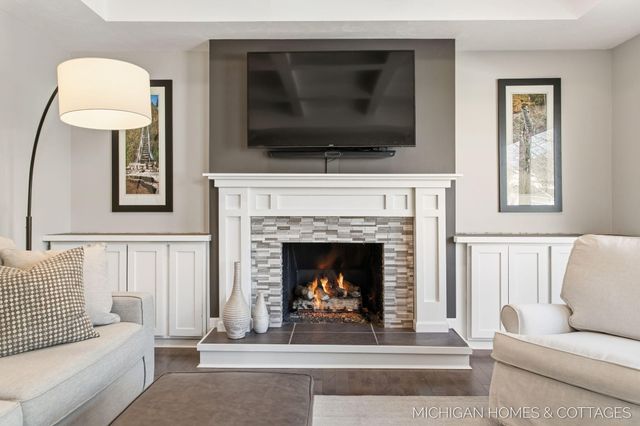 404 Goldcrest Drive, Park Twp, MI 49424