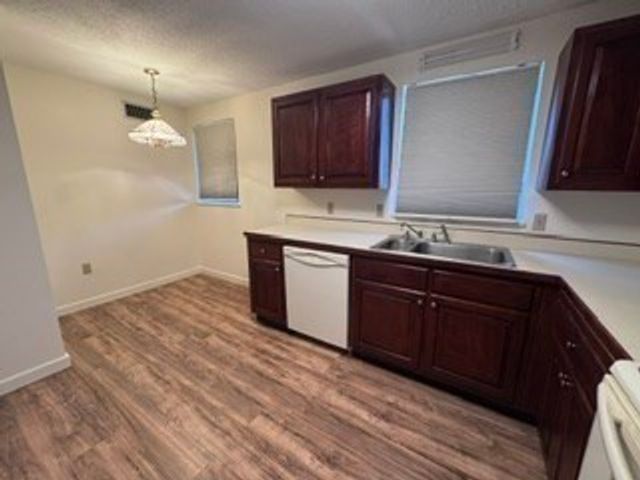 65 Lake Avenue 522, Worcester, MA 01604