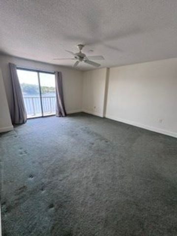 65 Lake Avenue 522, Worcester, MA 01604