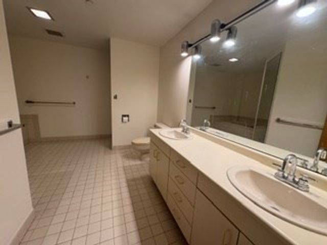 65 Lake Avenue 522, Worcester, MA 01604