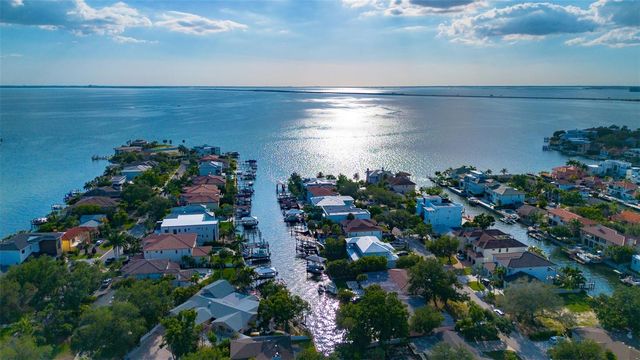 4912 W DRYAD STREET, Tampa, FL 33629